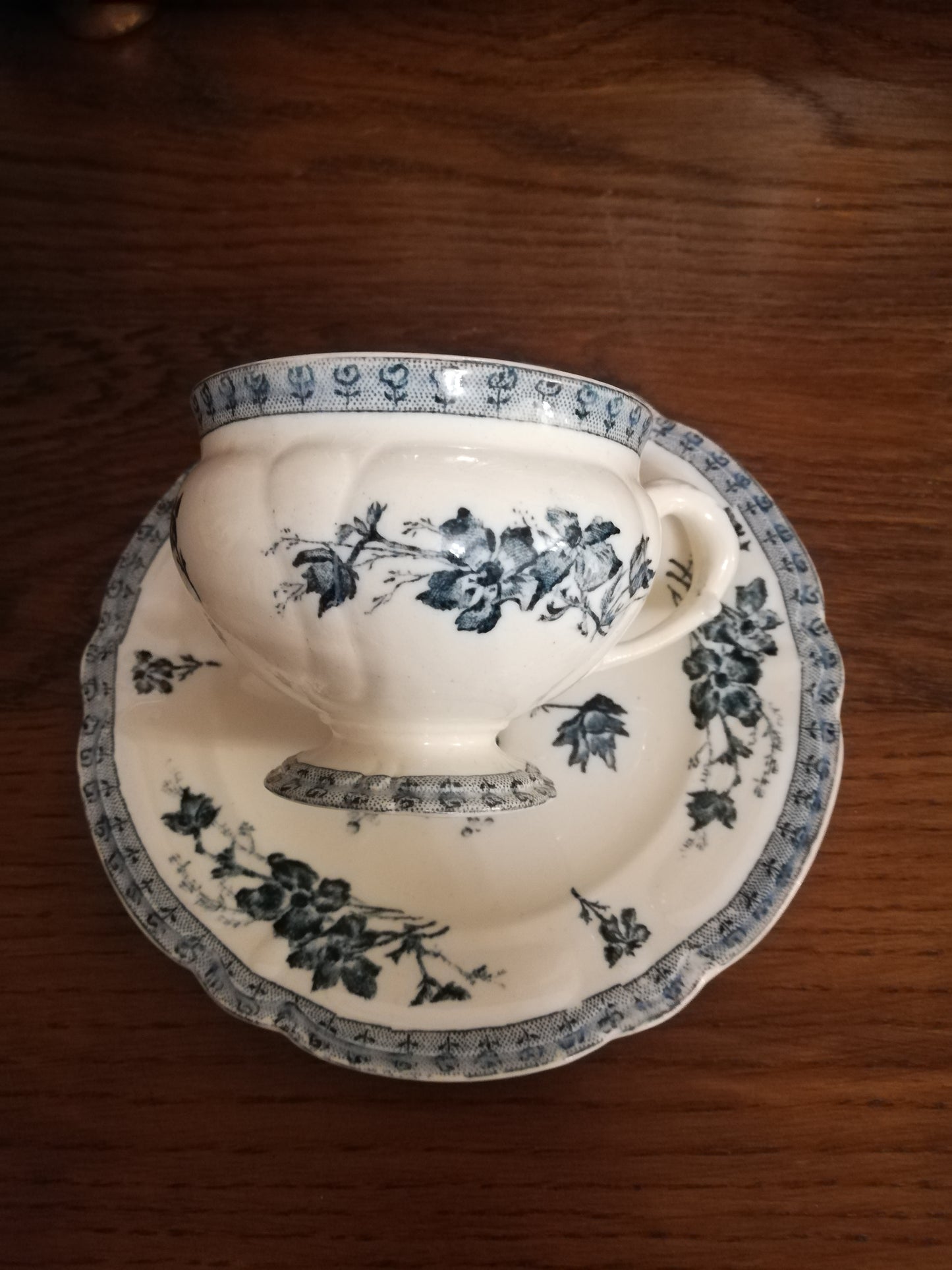 Tasse et sous tasse Choisy le Roi