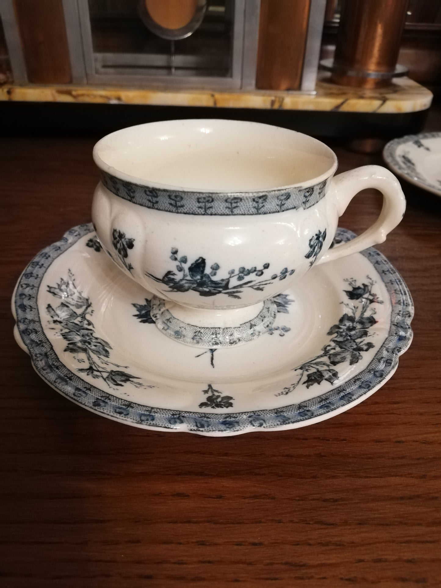 Tasse et sous tasse Choisy le Roi