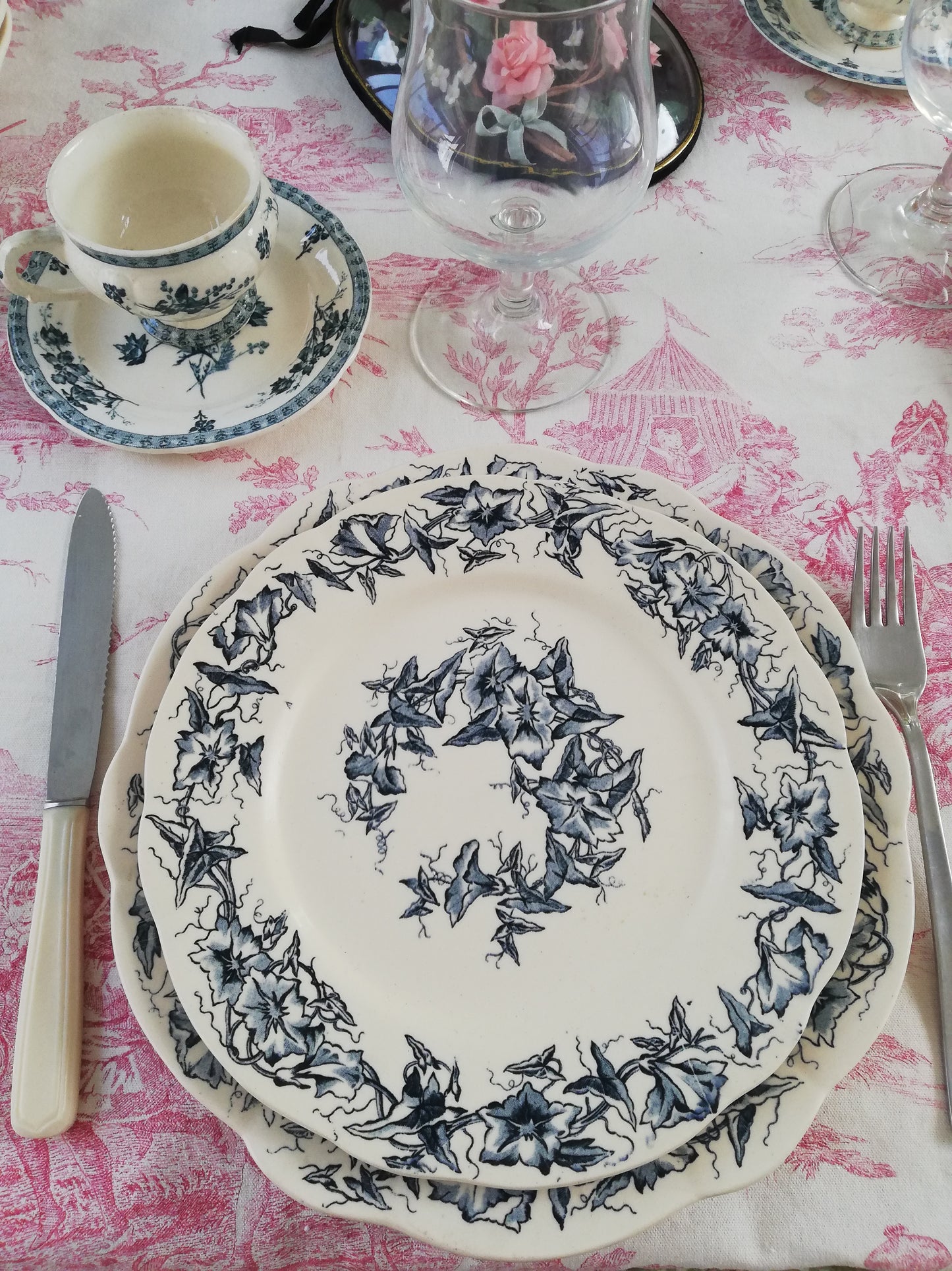 Assiette Terre de Fer Longchamp Liseron