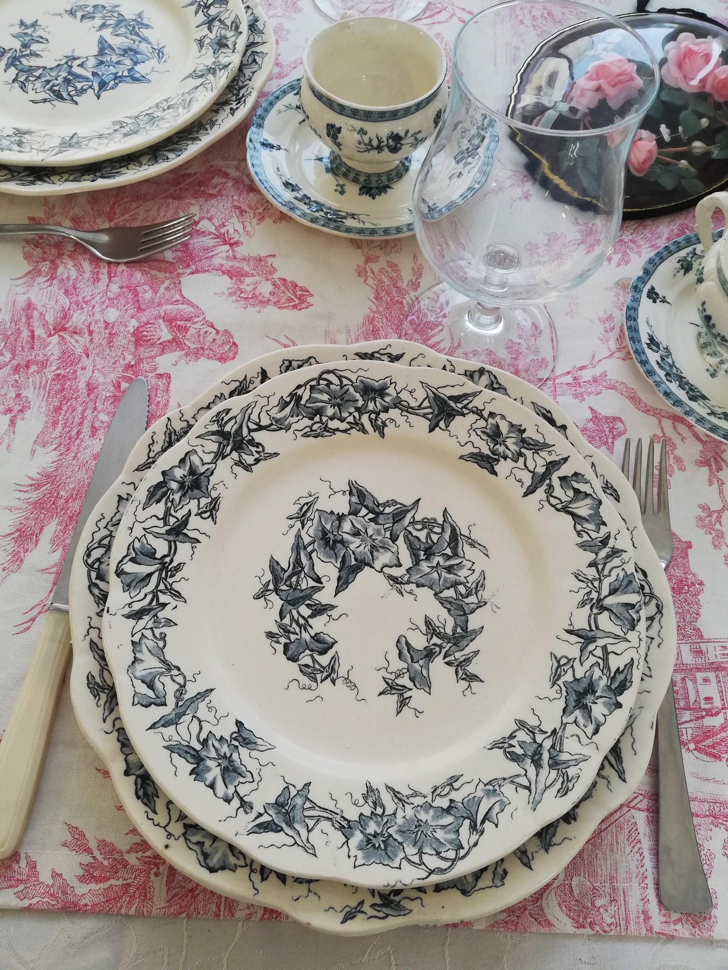 Assiette Terre de Fer Longchamp Liseron