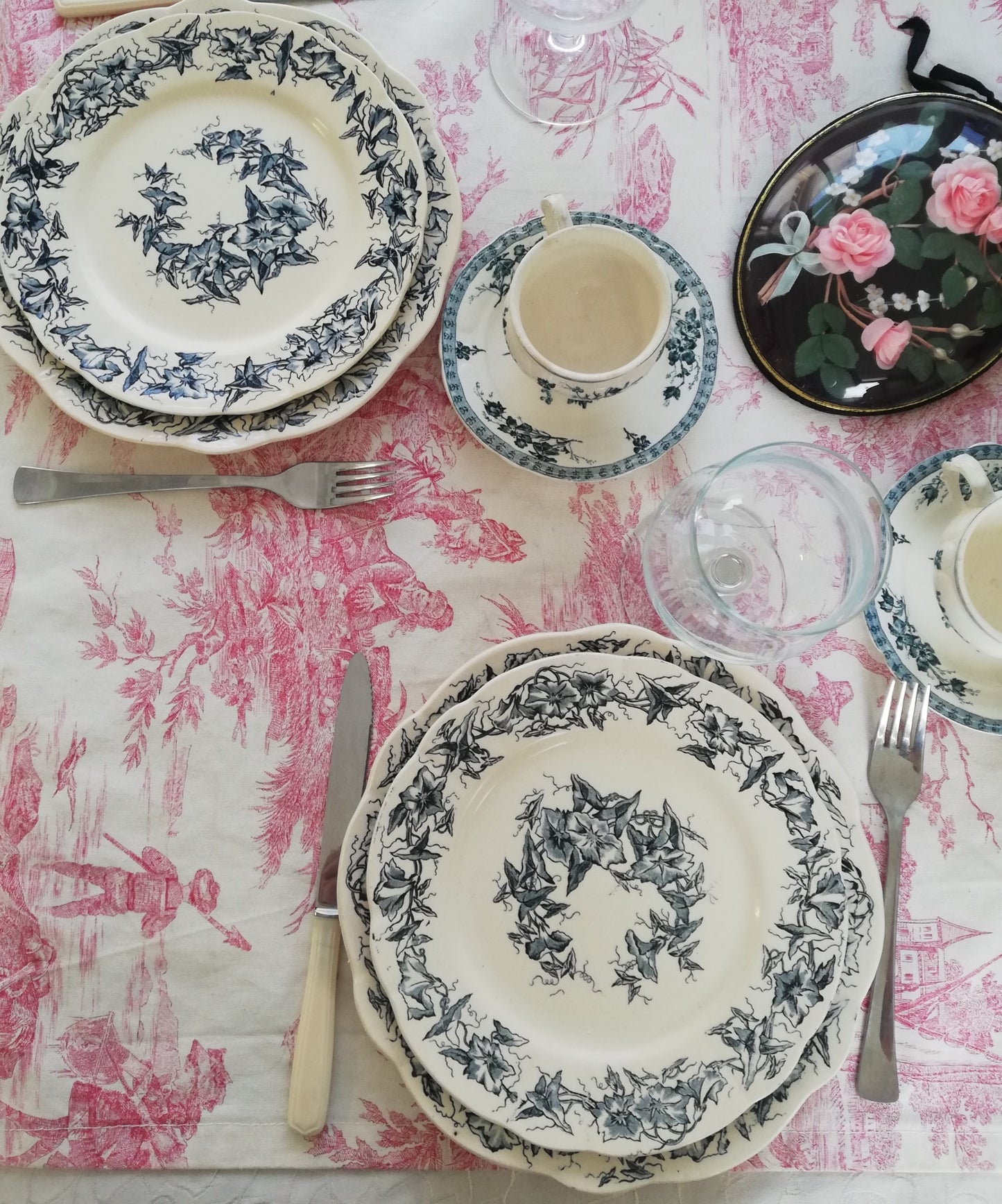Assiette Terre de Fer Longchamp Liseron