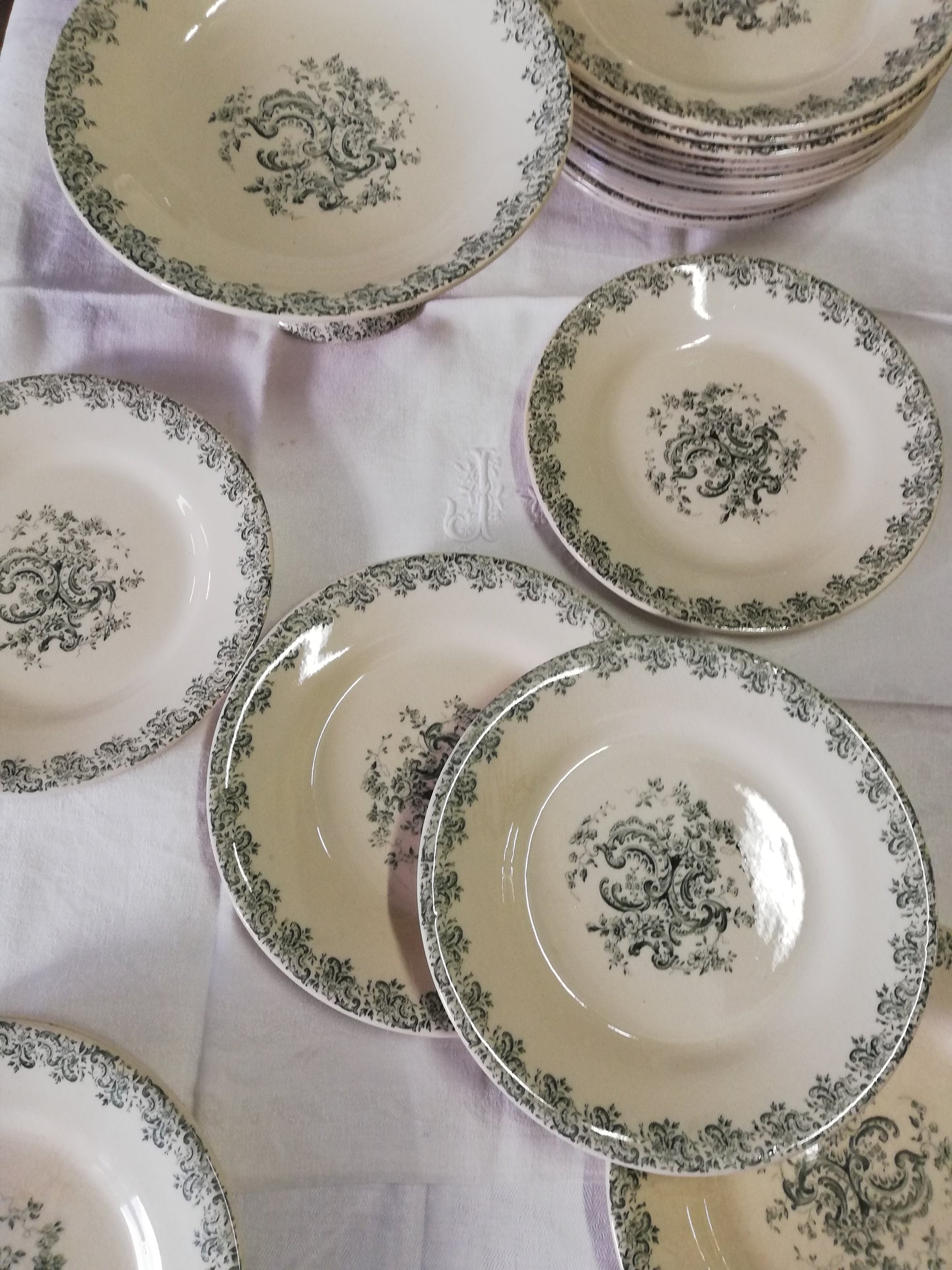 Assiette Gien Louis XV