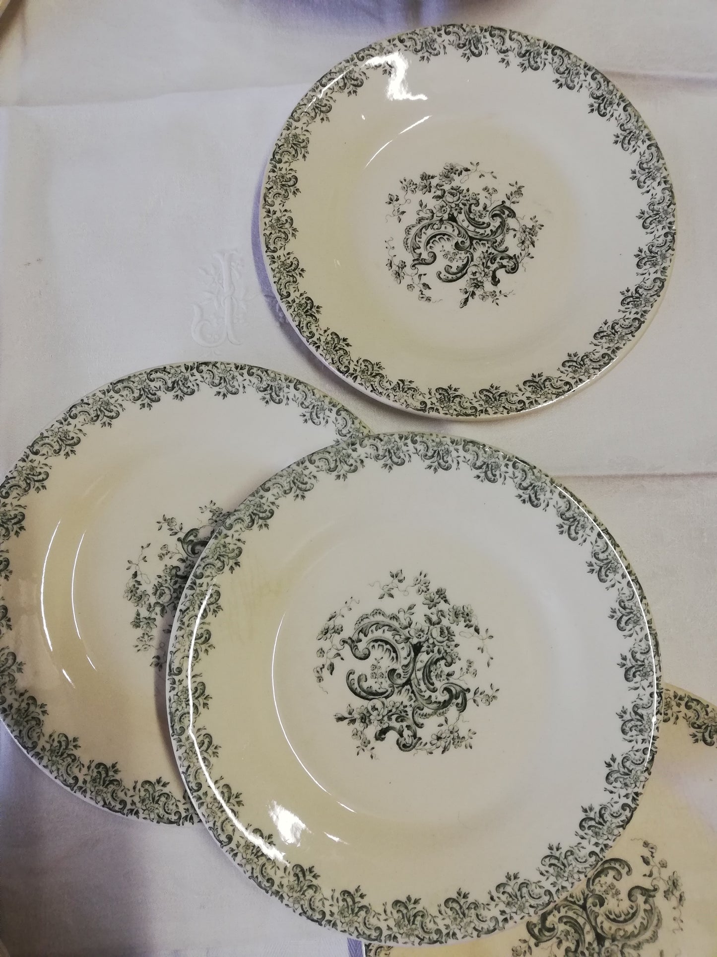 Assiette Gien Louis XV
