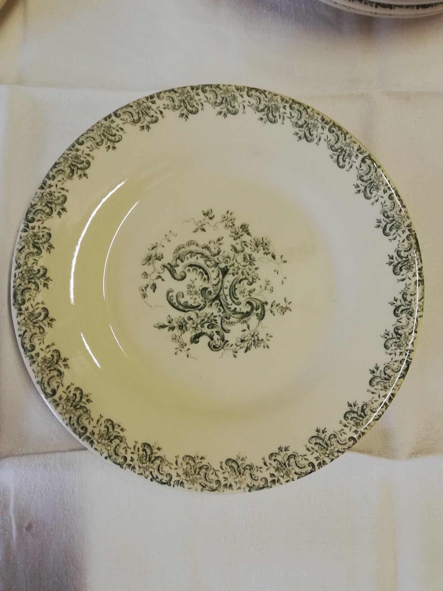 Assiette Gien Louis XV