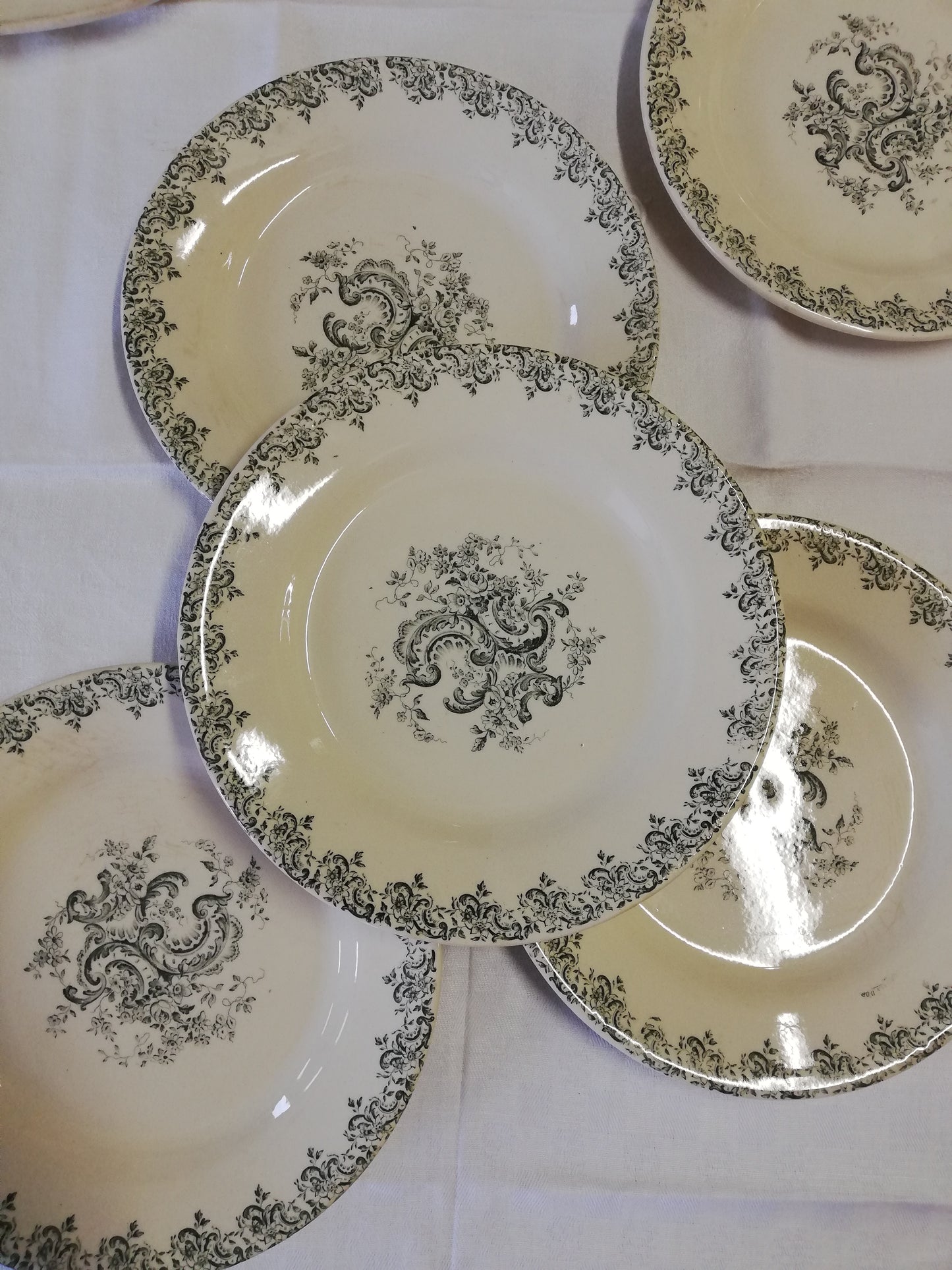 Assiette Gien Louis XV