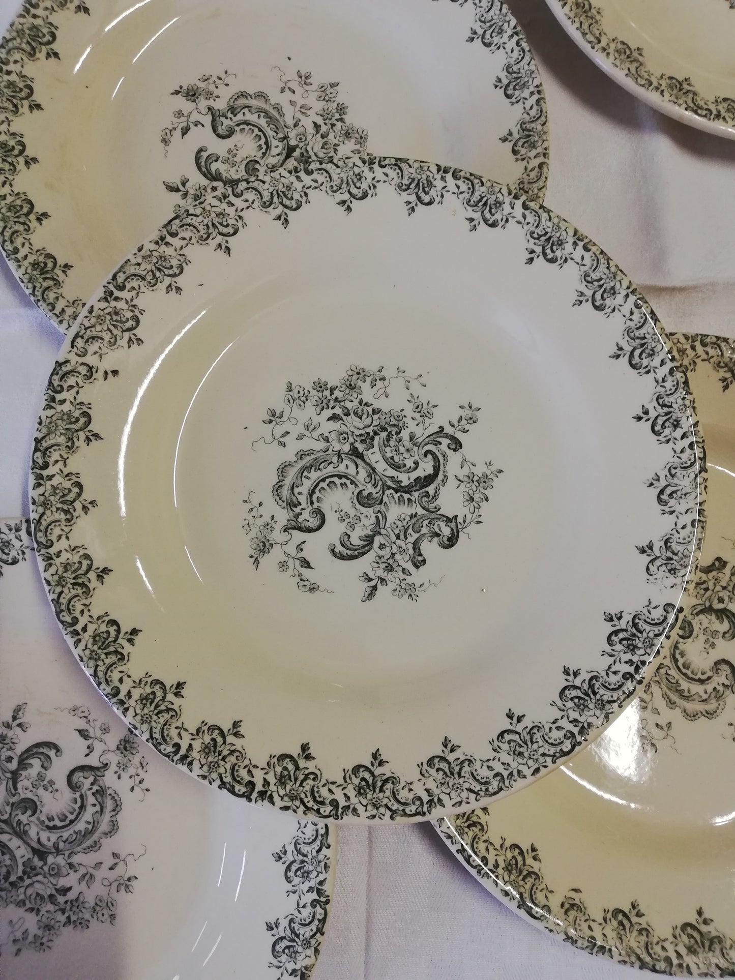 Assiette Gien Louis XV