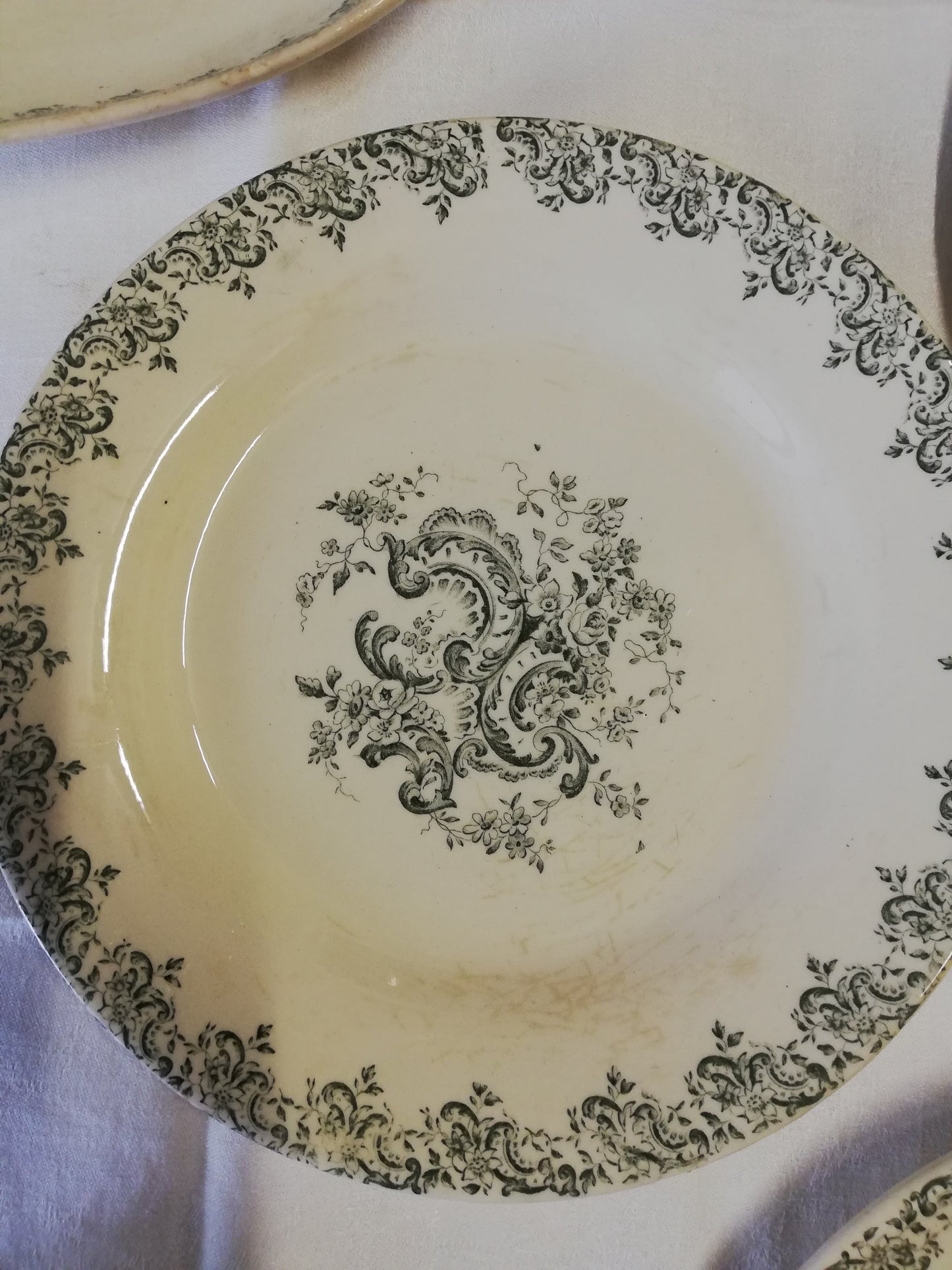 Assiette Gien Louis XV