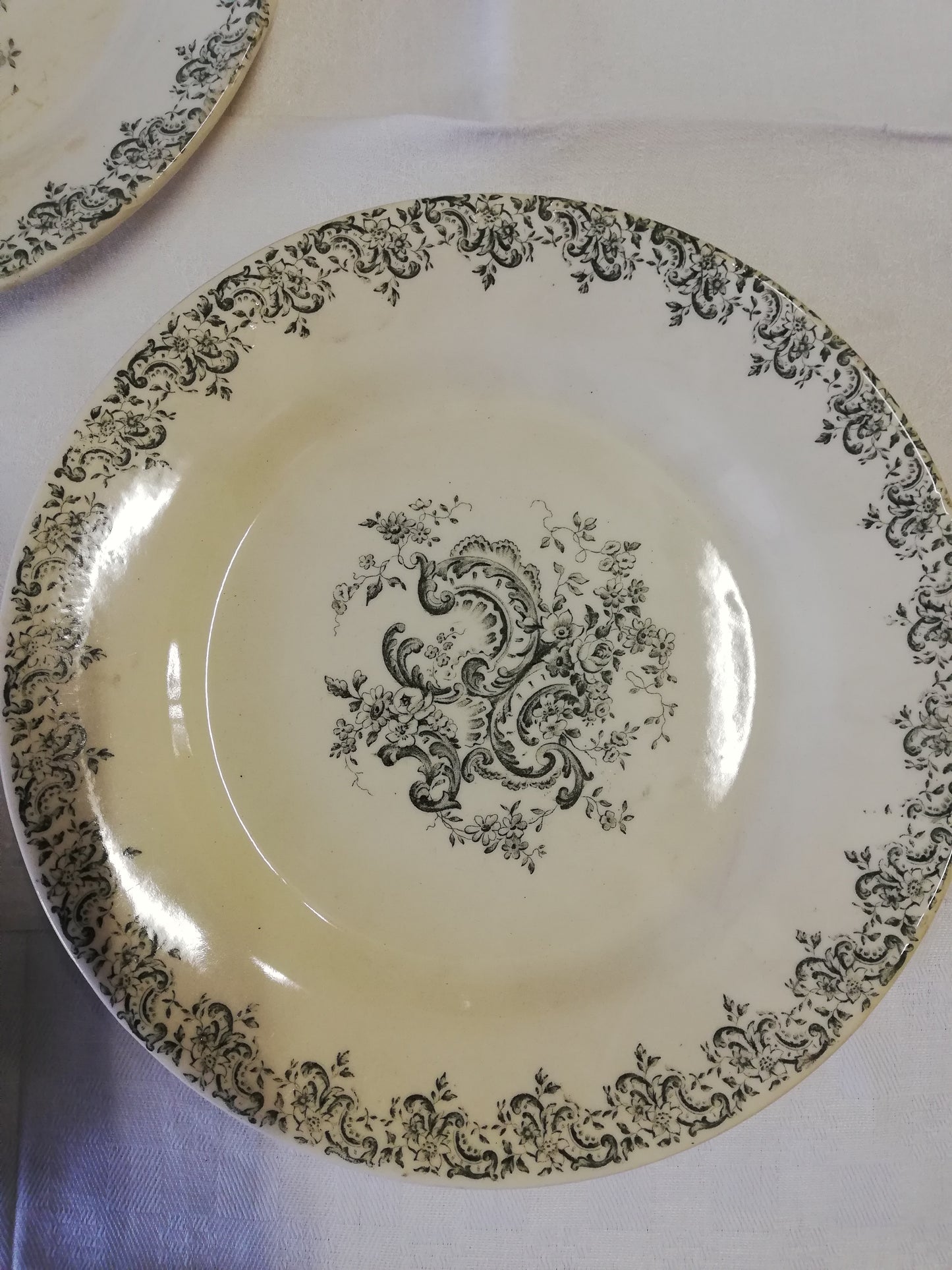 Assiette Gien Louis XV