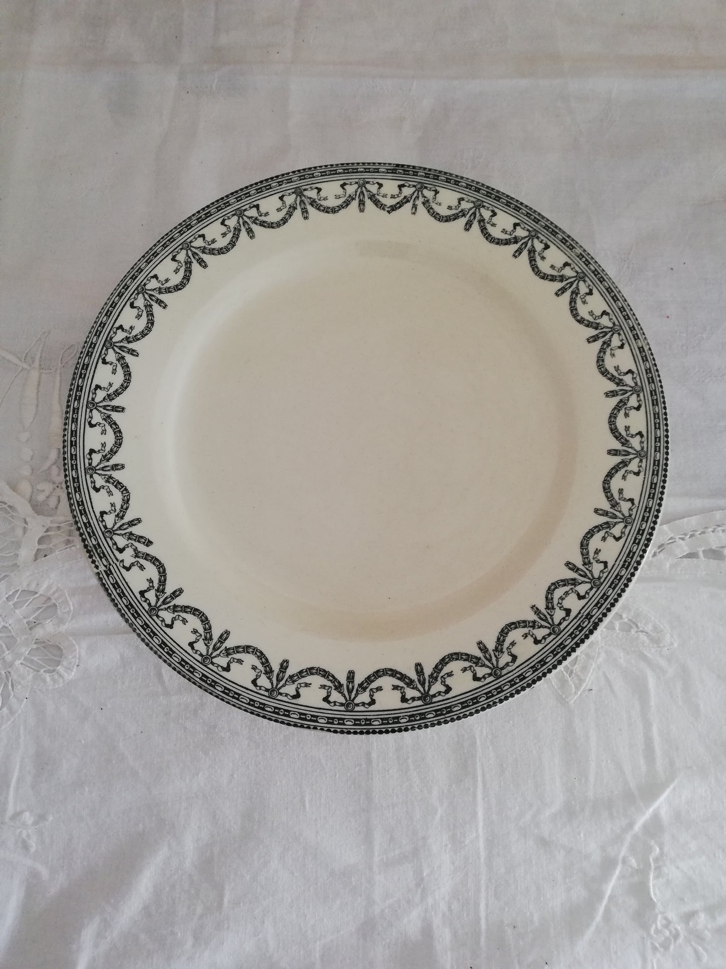 Assiette sur pied Guirlande Louis xv