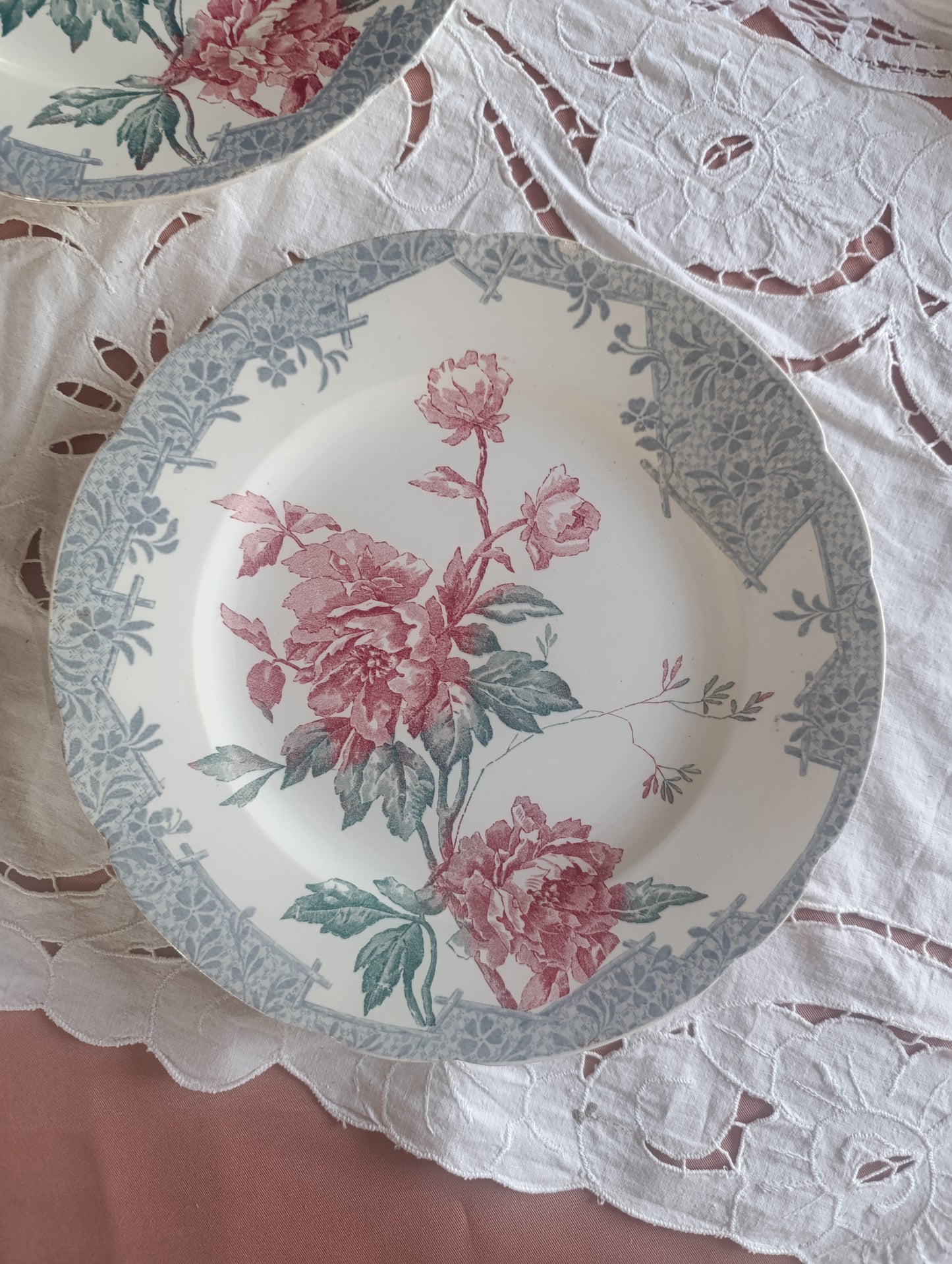 2 Assiettes Pivoine Longwy