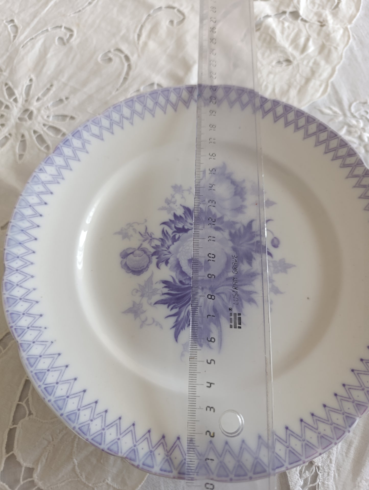 Assiette sur pied porcelaine Sarreguemines