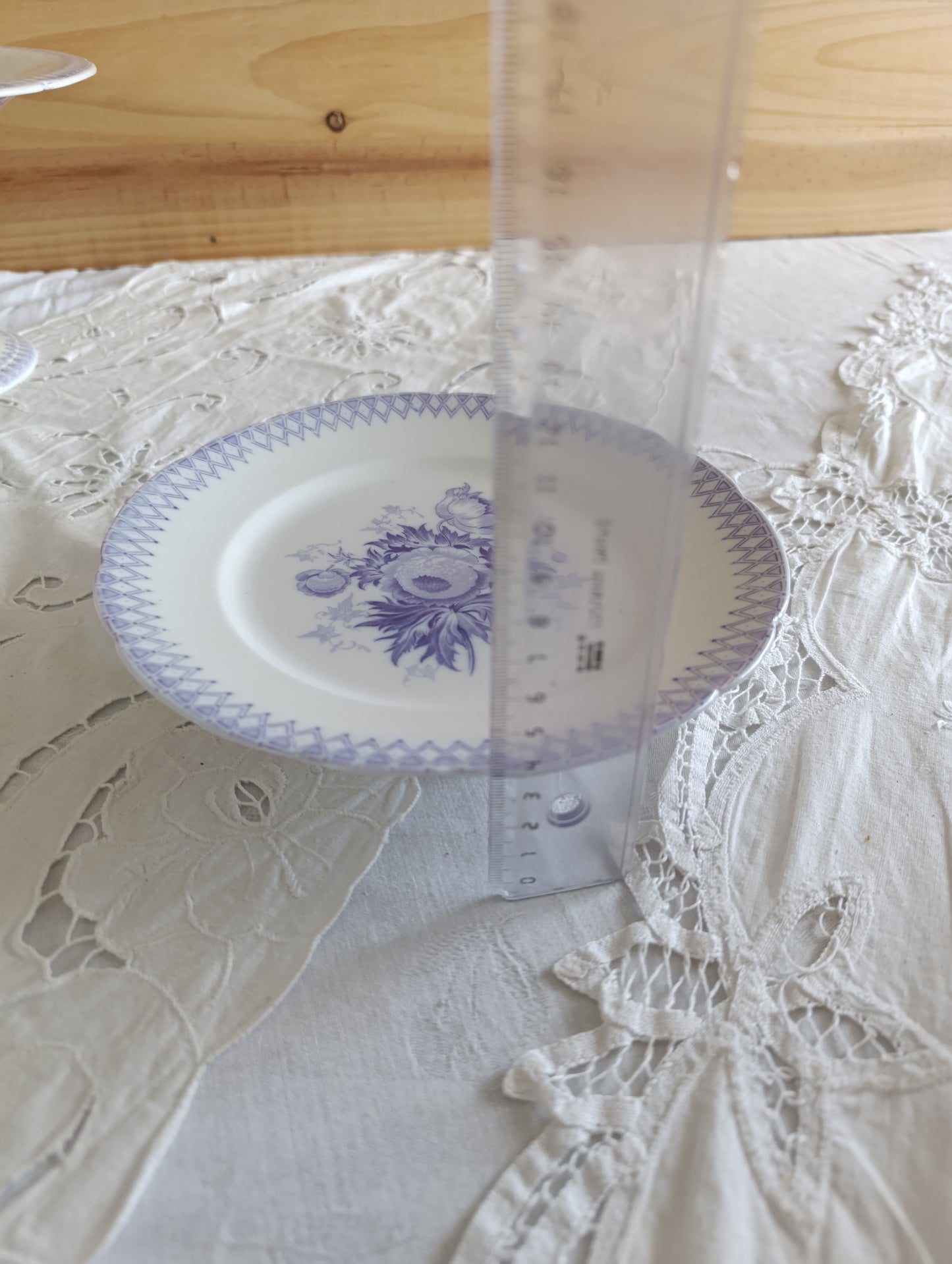 Assiette sur pied porcelaine Sarreguemines