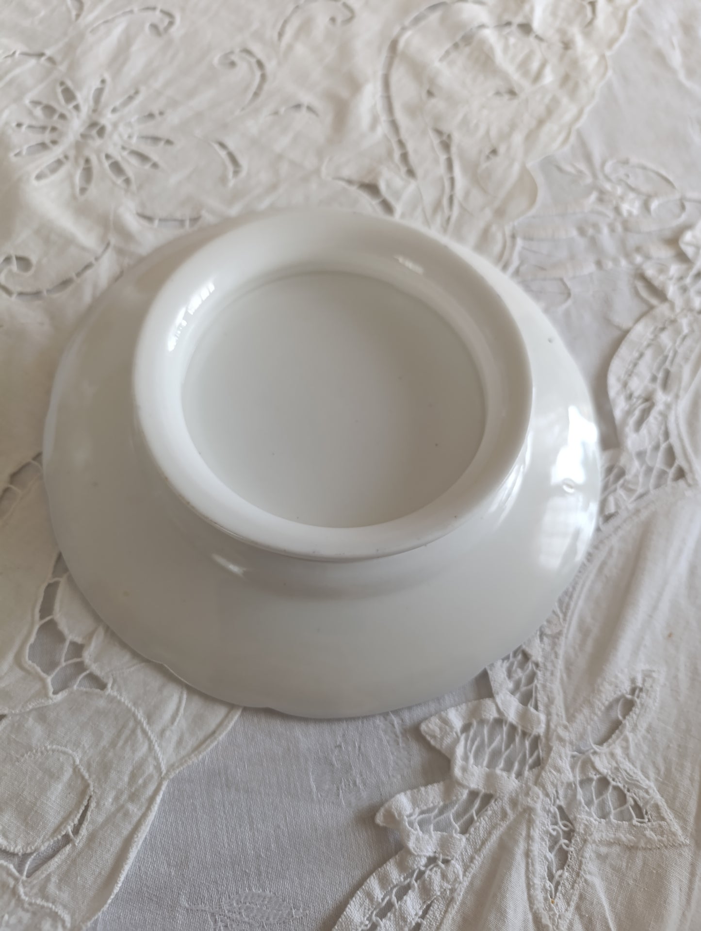 Assiette sur pied porcelaine Sarreguemines