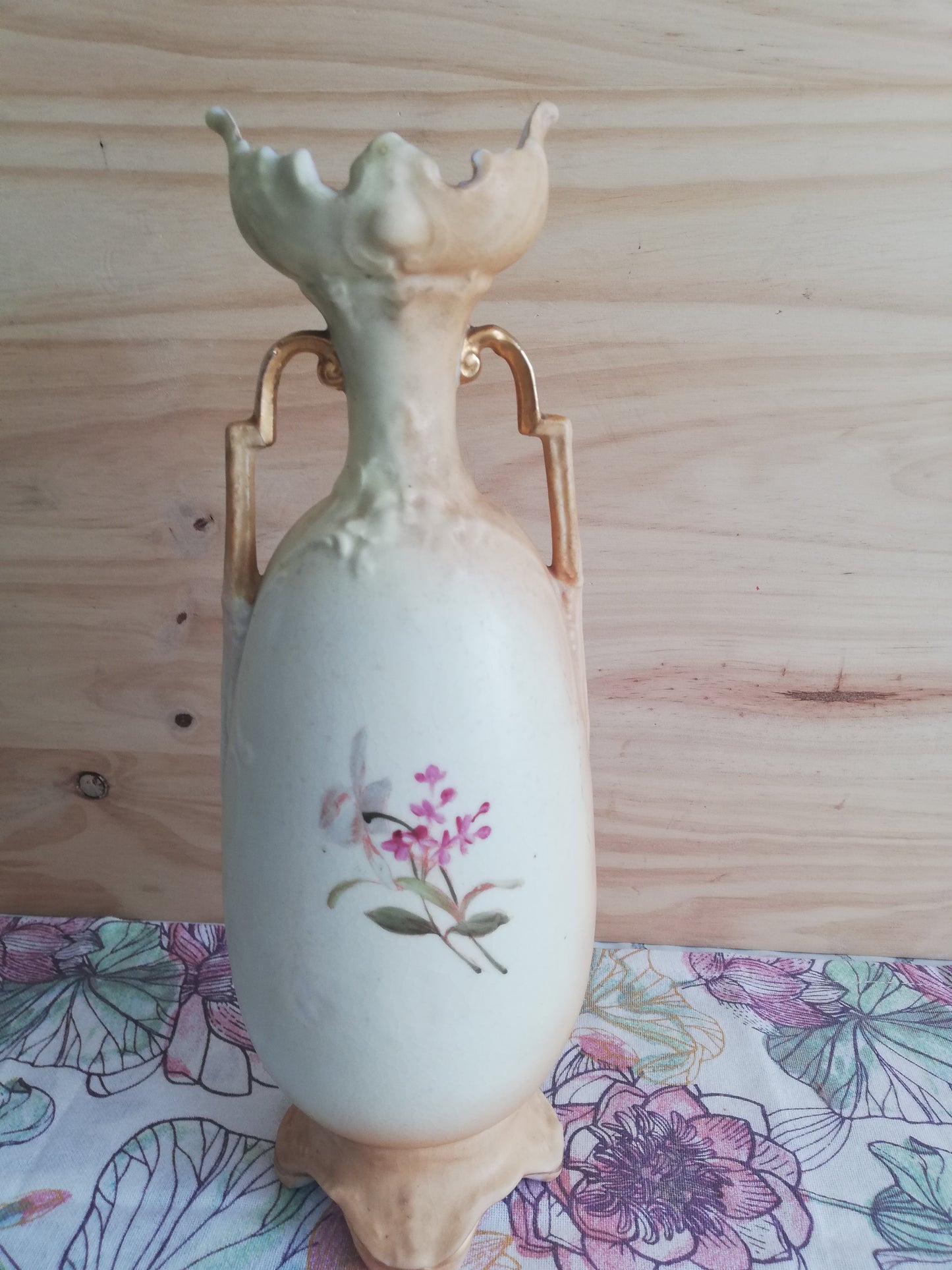 Vase Art Nouveau décor emaillé