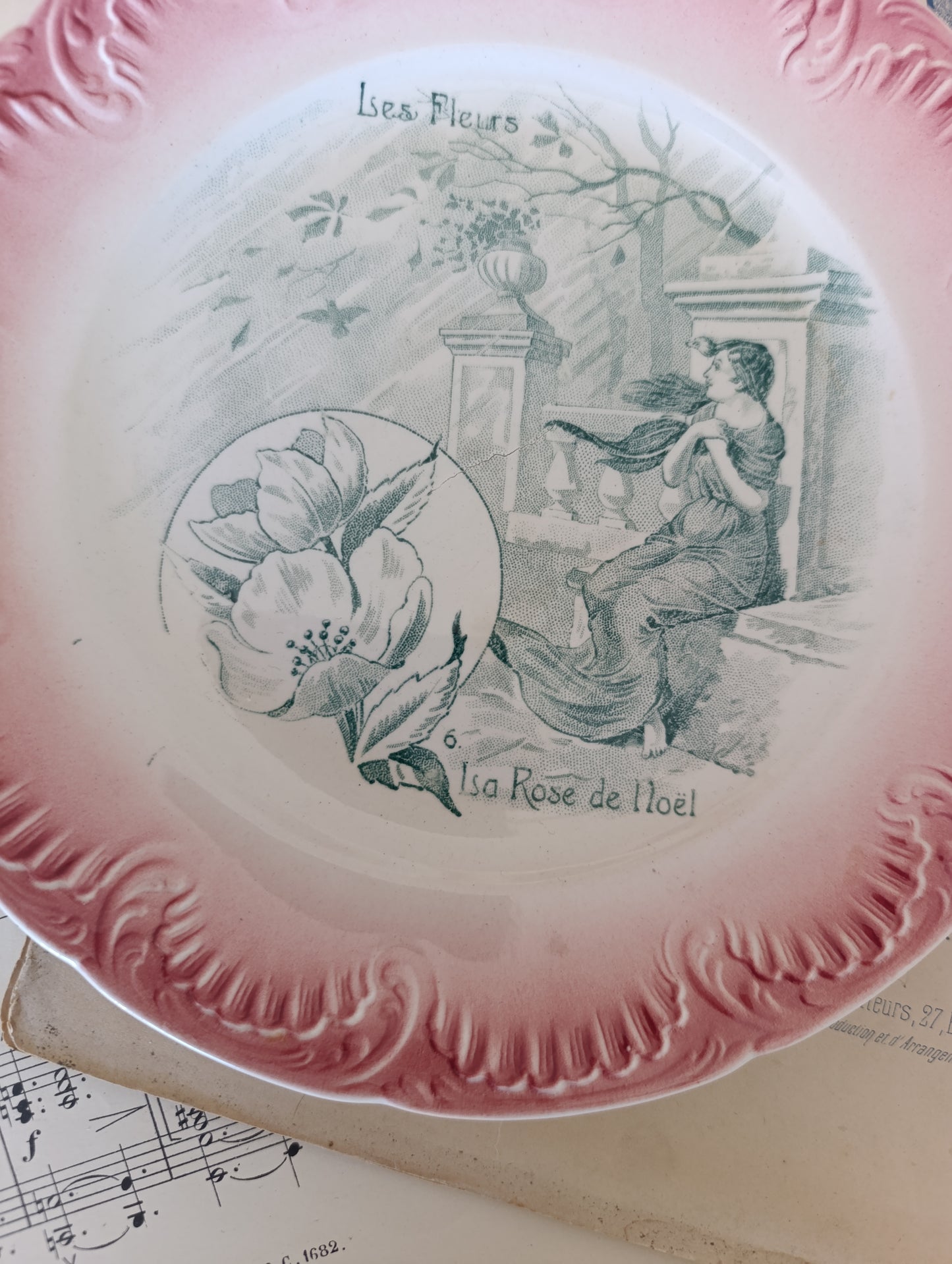 Assiette la rose de Noël Digoin Sarreguemines