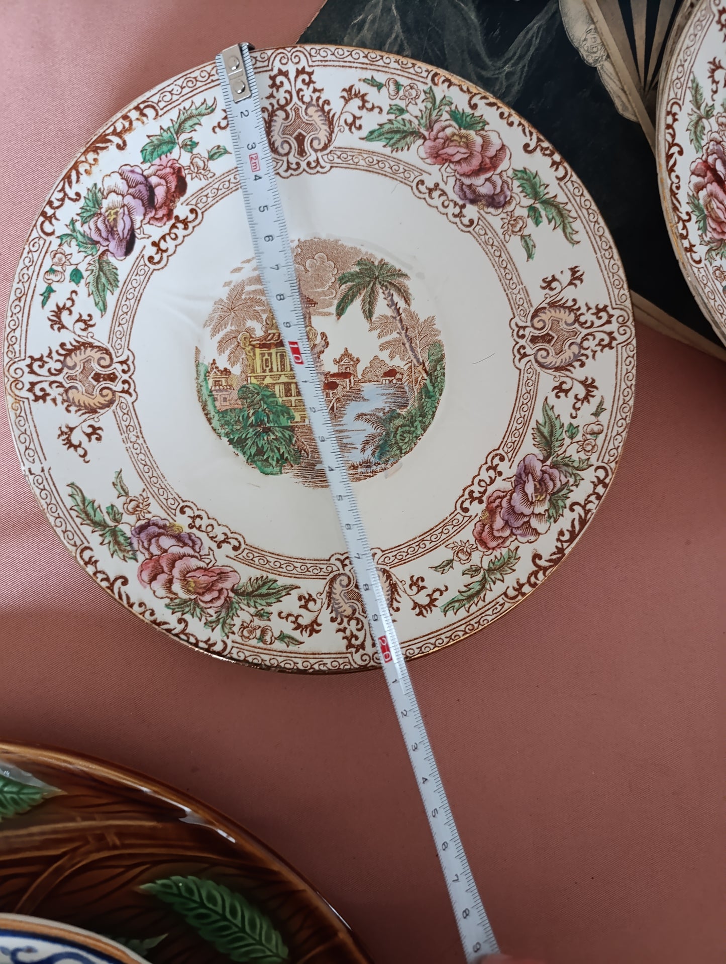 Assiette Cyprus Longwy terre de fer polychrome