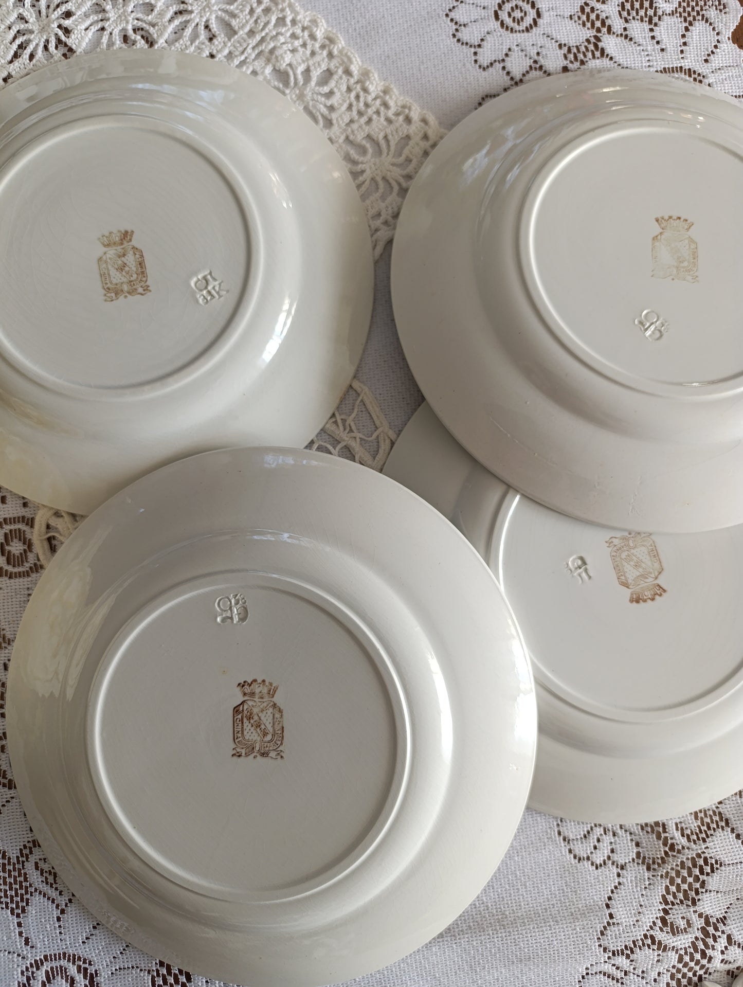 Assiette terre de fer blanche China Sarreguemines