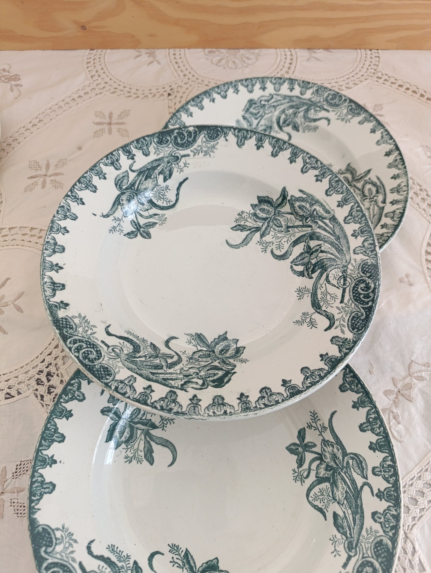 3 assiettes creuses  Iris Saint Amandinoise