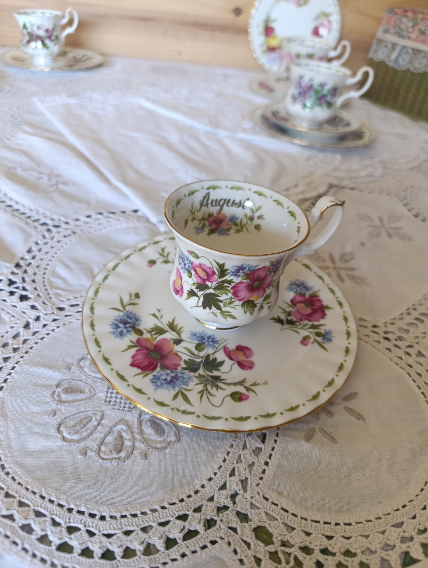 Tasse et assiette Royal Albert August