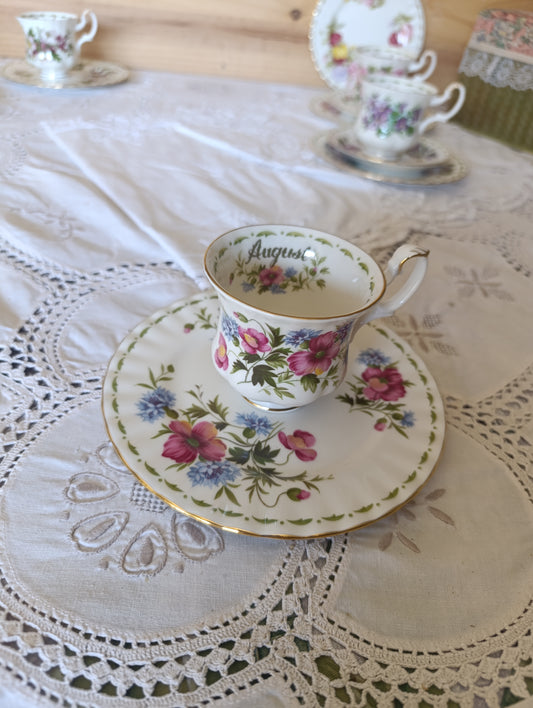 Tasse et assiette Royal Albert August
