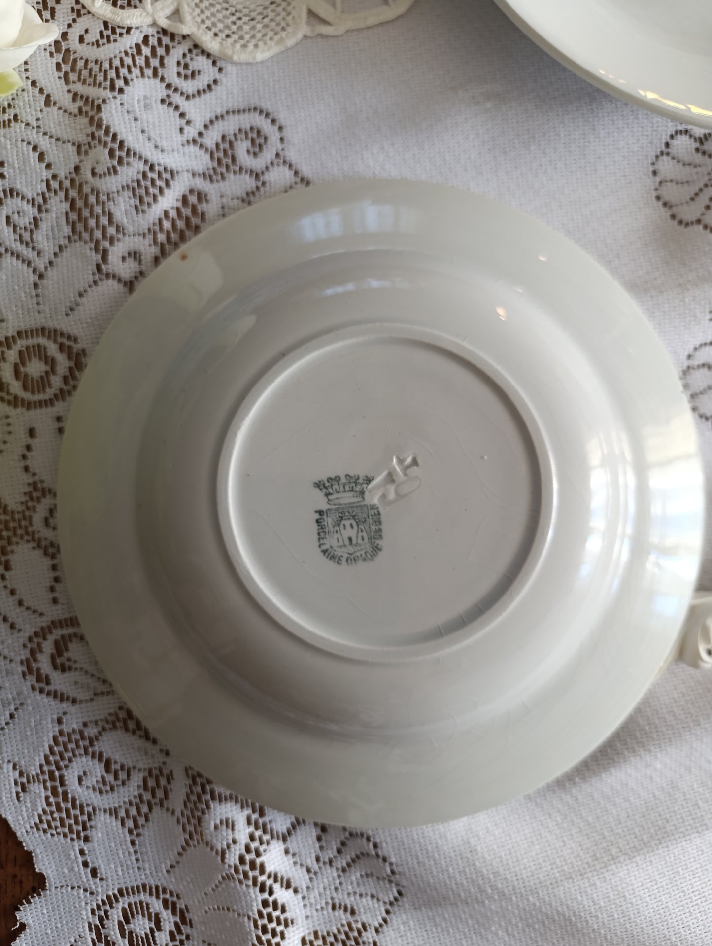 Assiette creuse Terre de fer blanche Sarreguemines Gien Pexonne