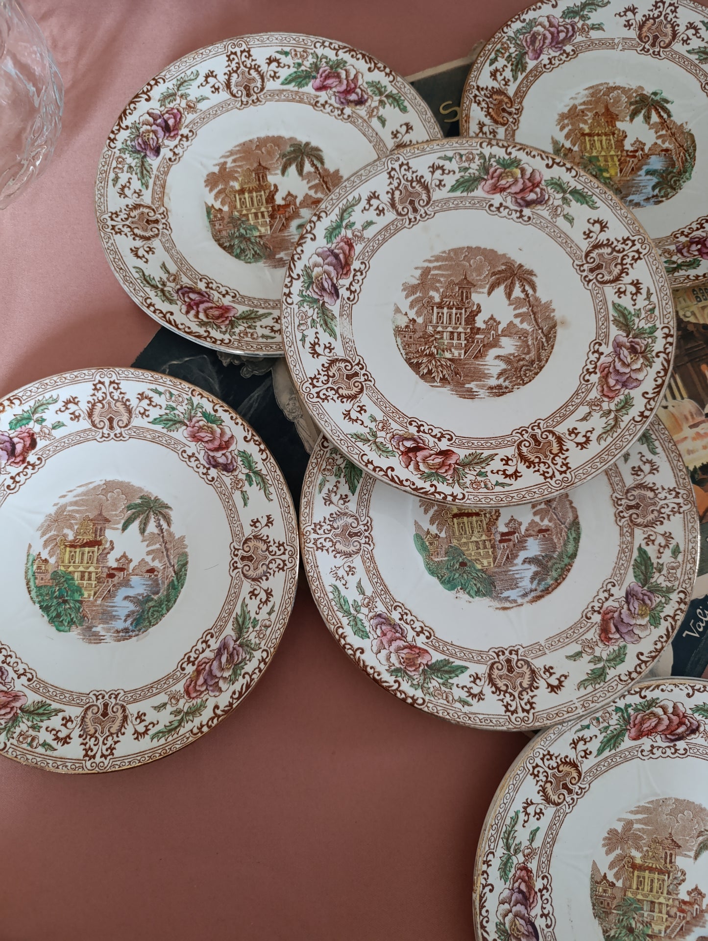 Assiette Cyprus Longwy terre de fer polychrome