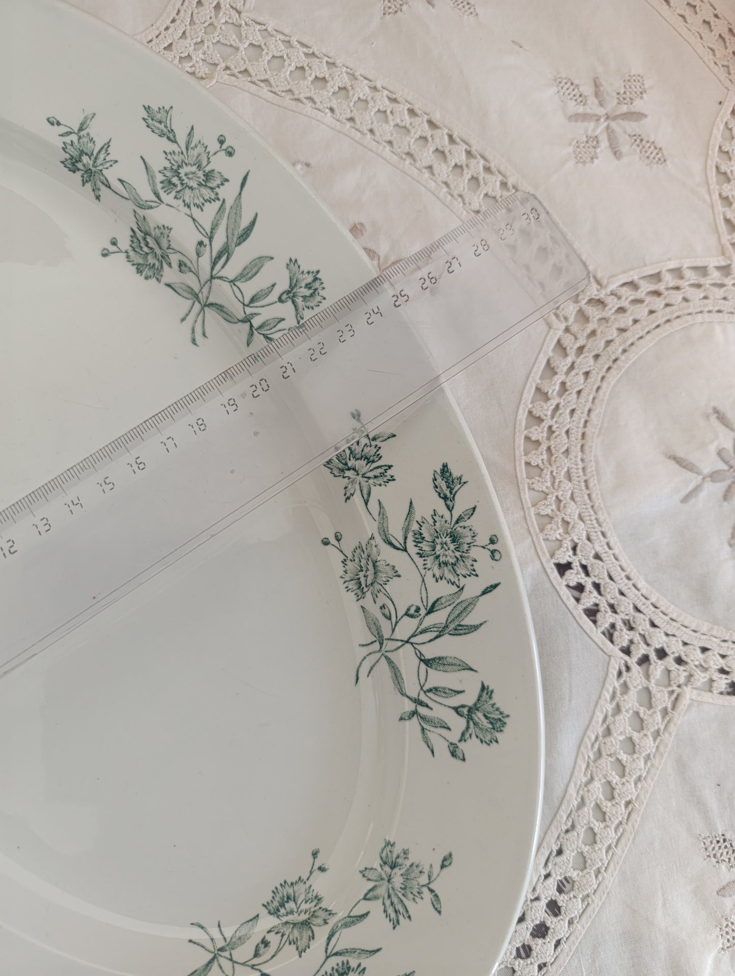 Plat oval Lucrèce Pexonne