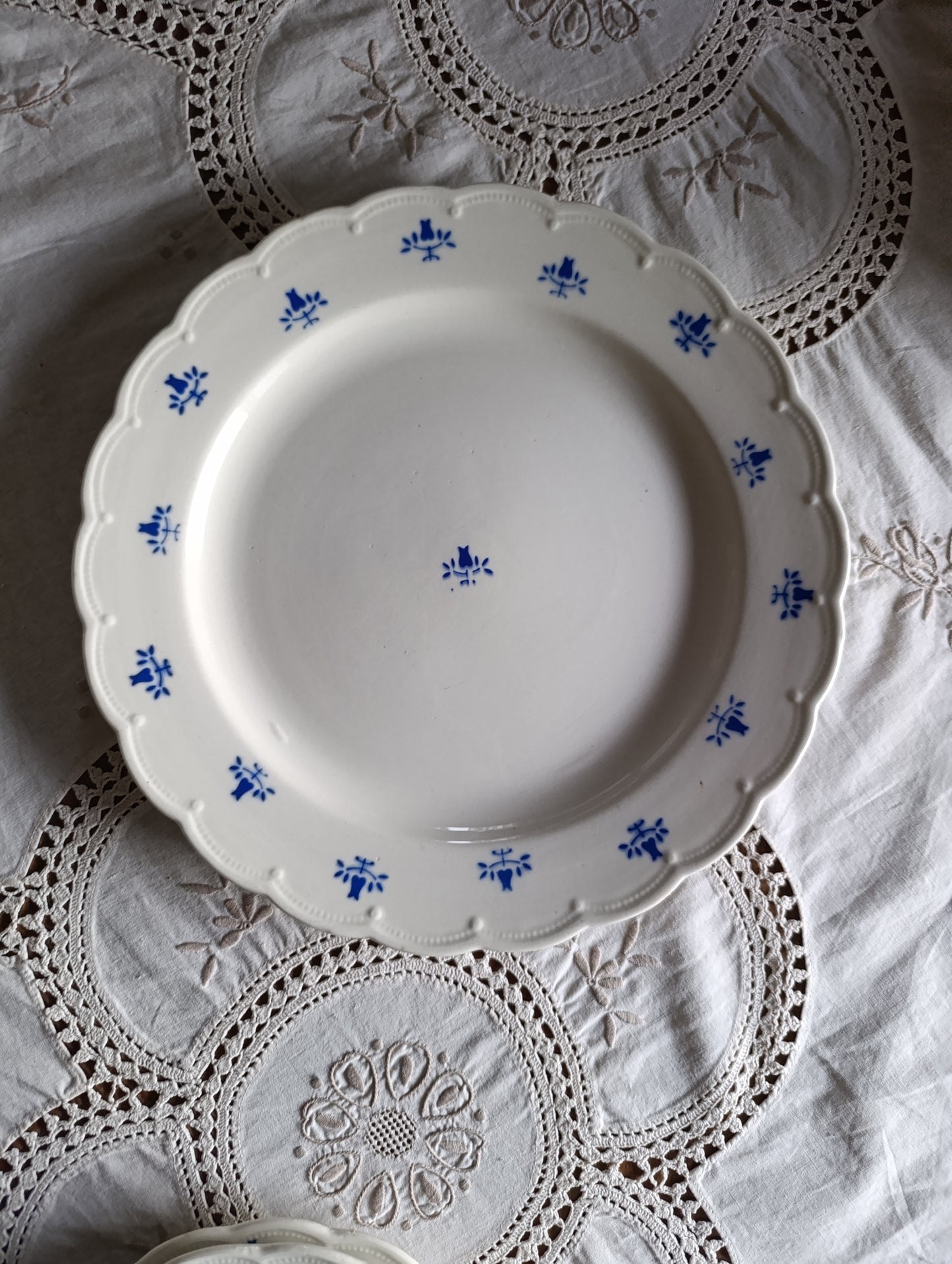 Plat ancien tulipe Boch la Louvière