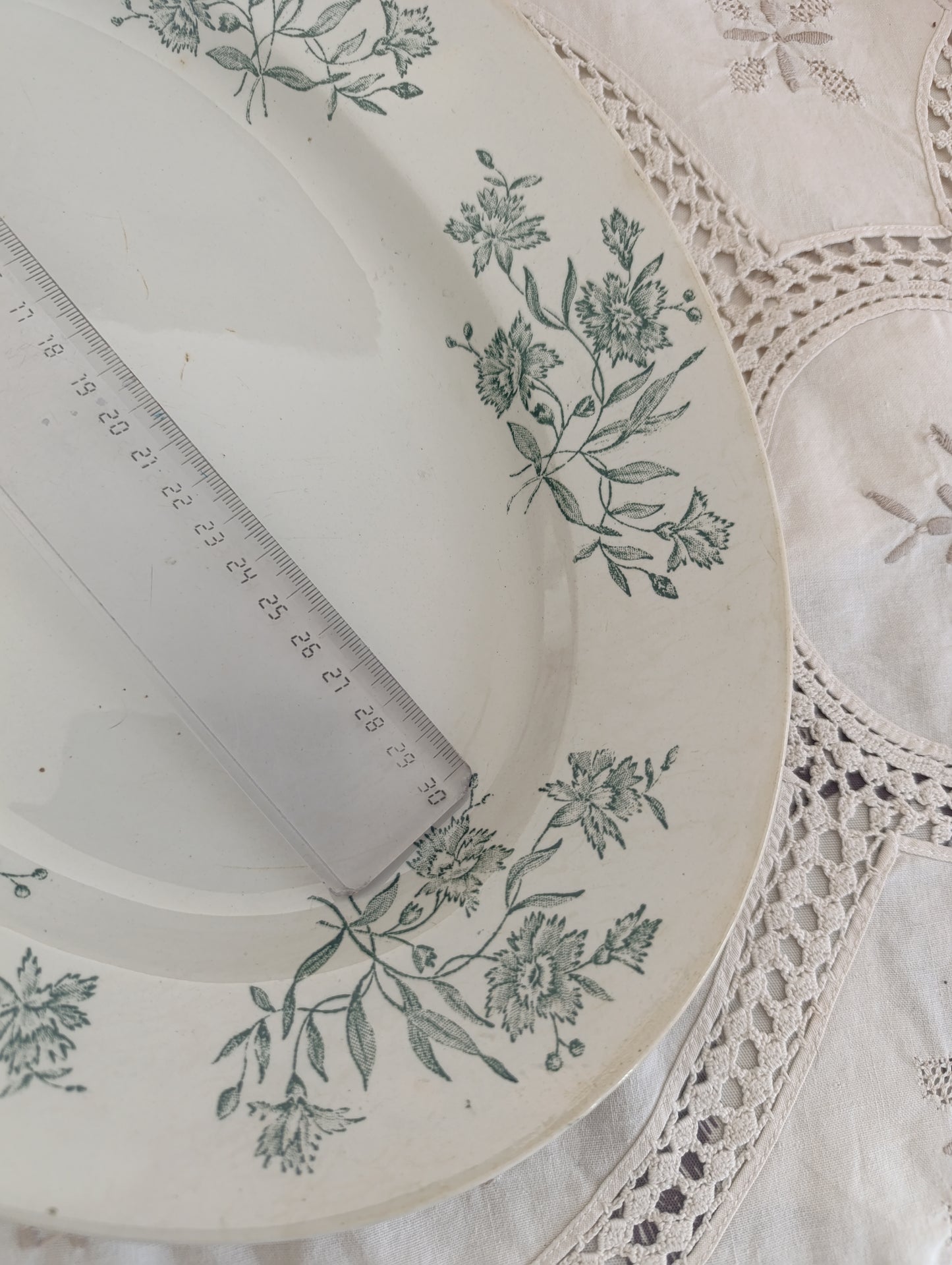 Plat oval Lucrèce Pexonne