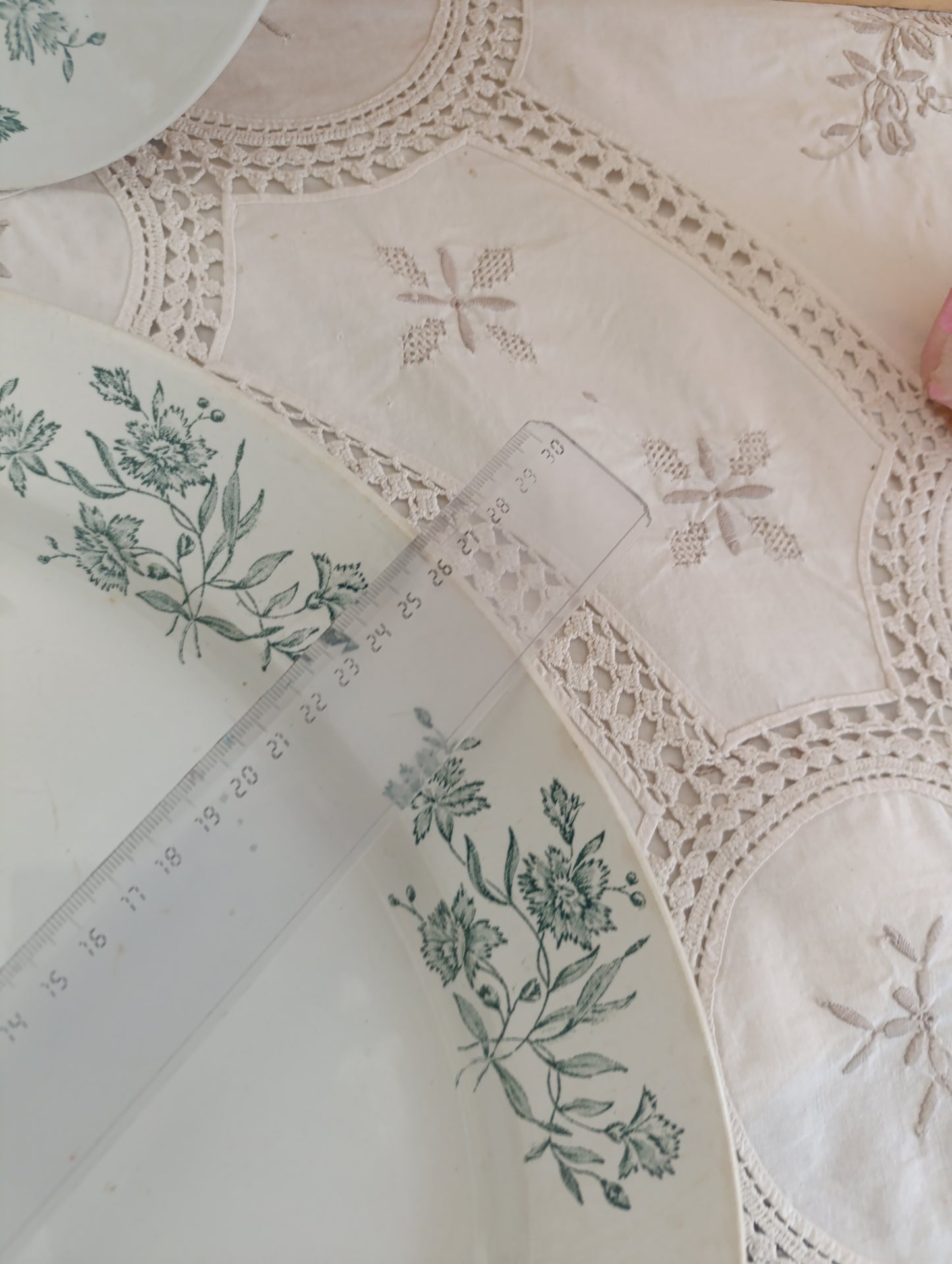 Plat oval Lucrèce Pexonne