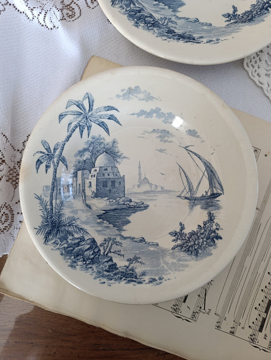 2 Assiettes creuses vue d Orient Gien