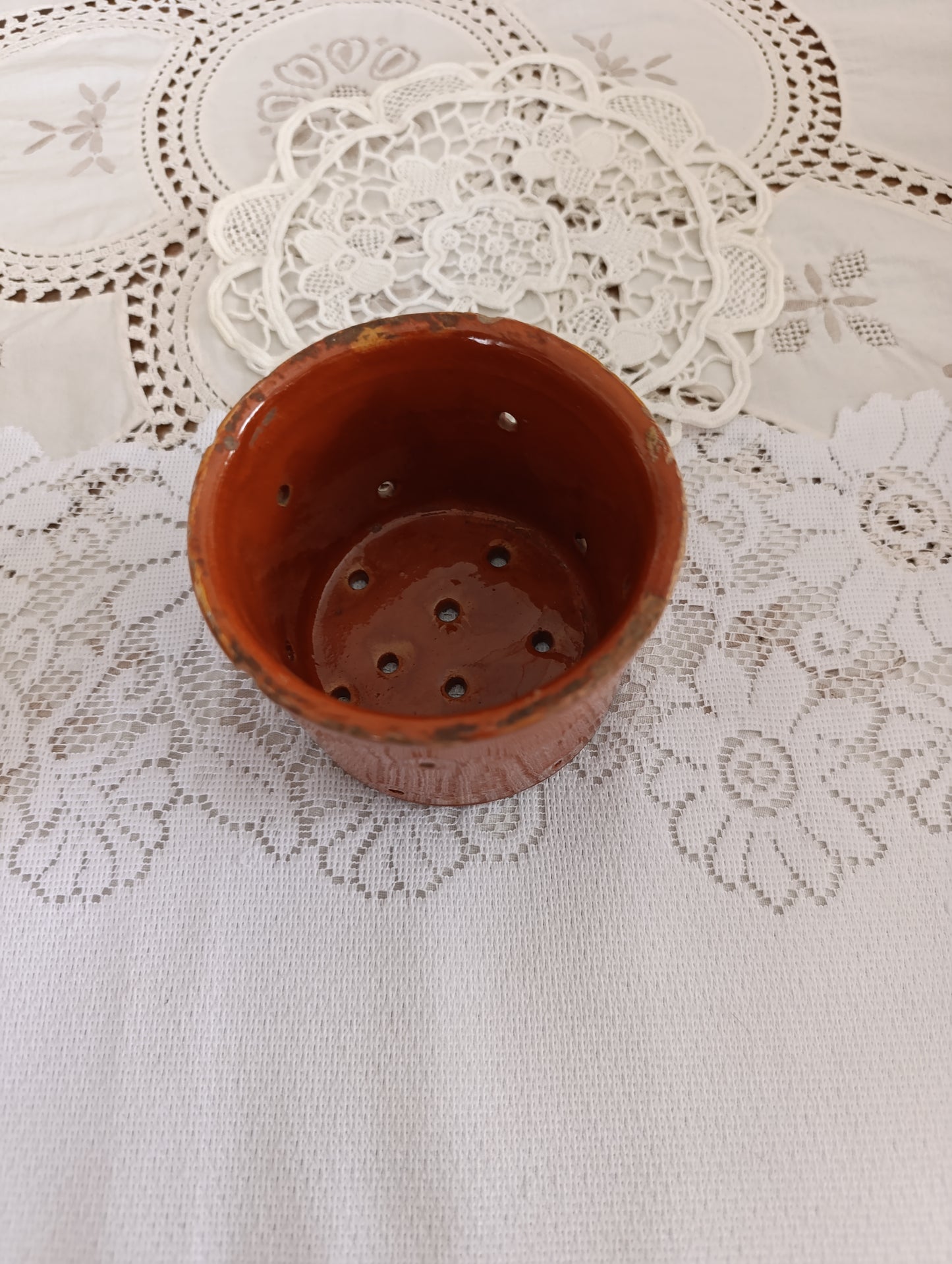 Moule à faisselle ancien