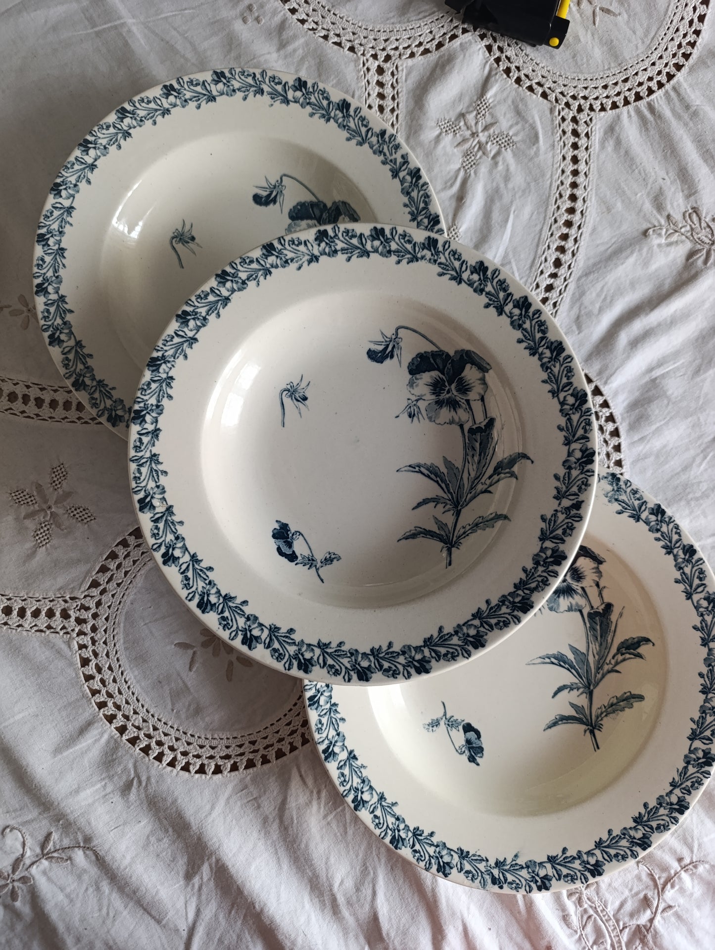 Assiette creuse Pensée KG Luneville terre de fer
