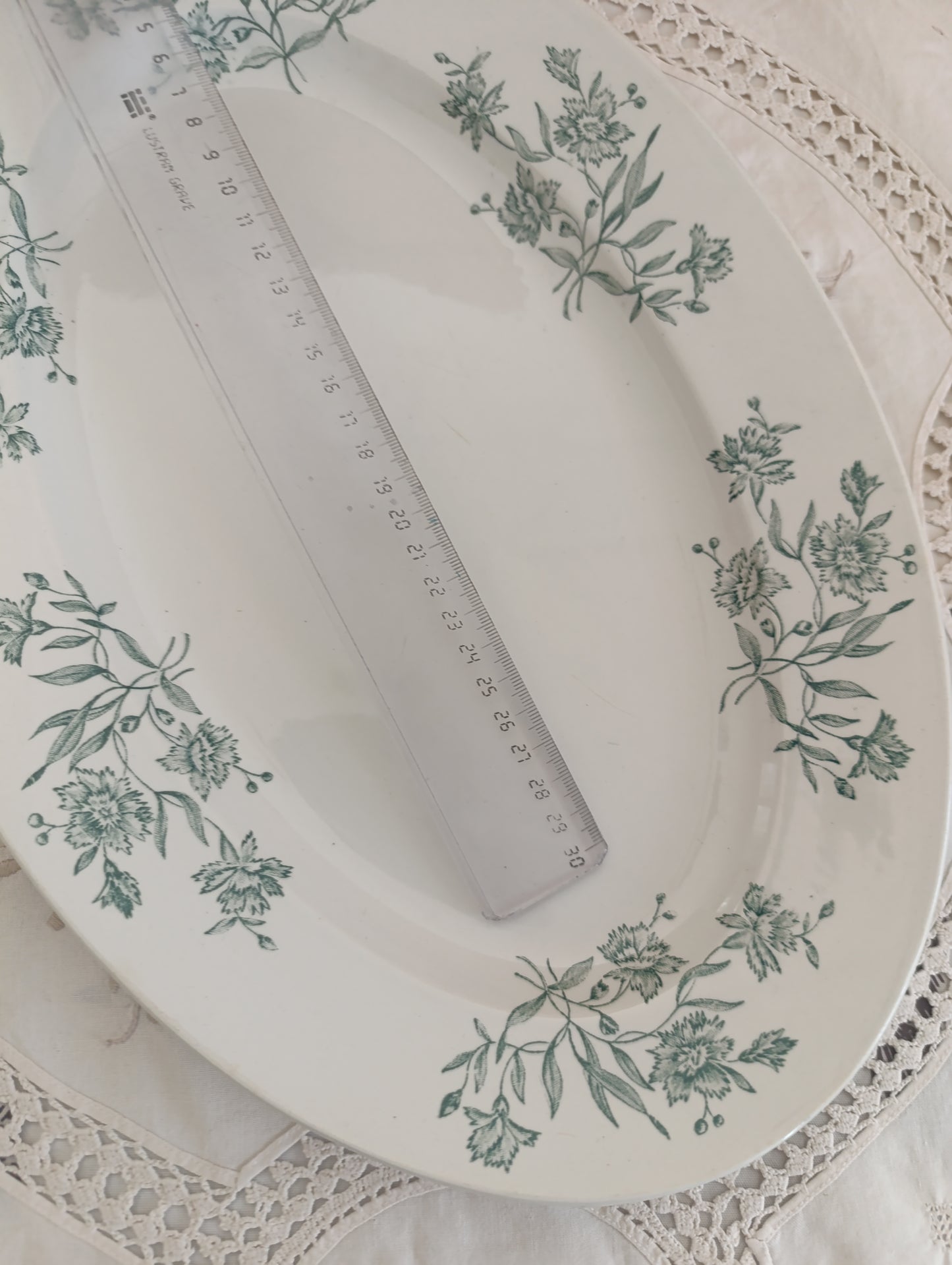 Plat oval Lucrèce Pexonne