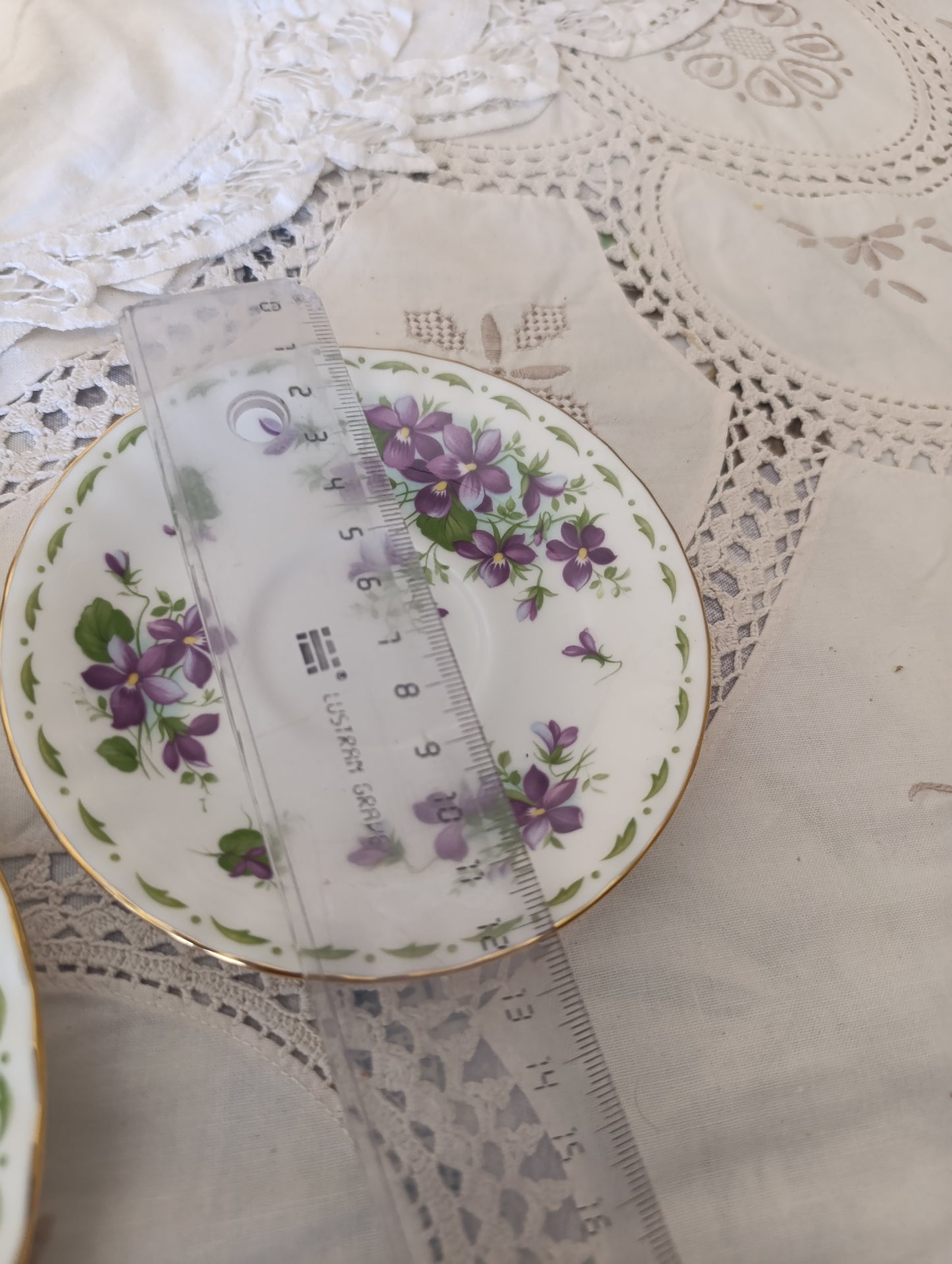 Tasse, sous tasse et assiette  Royal Albert February