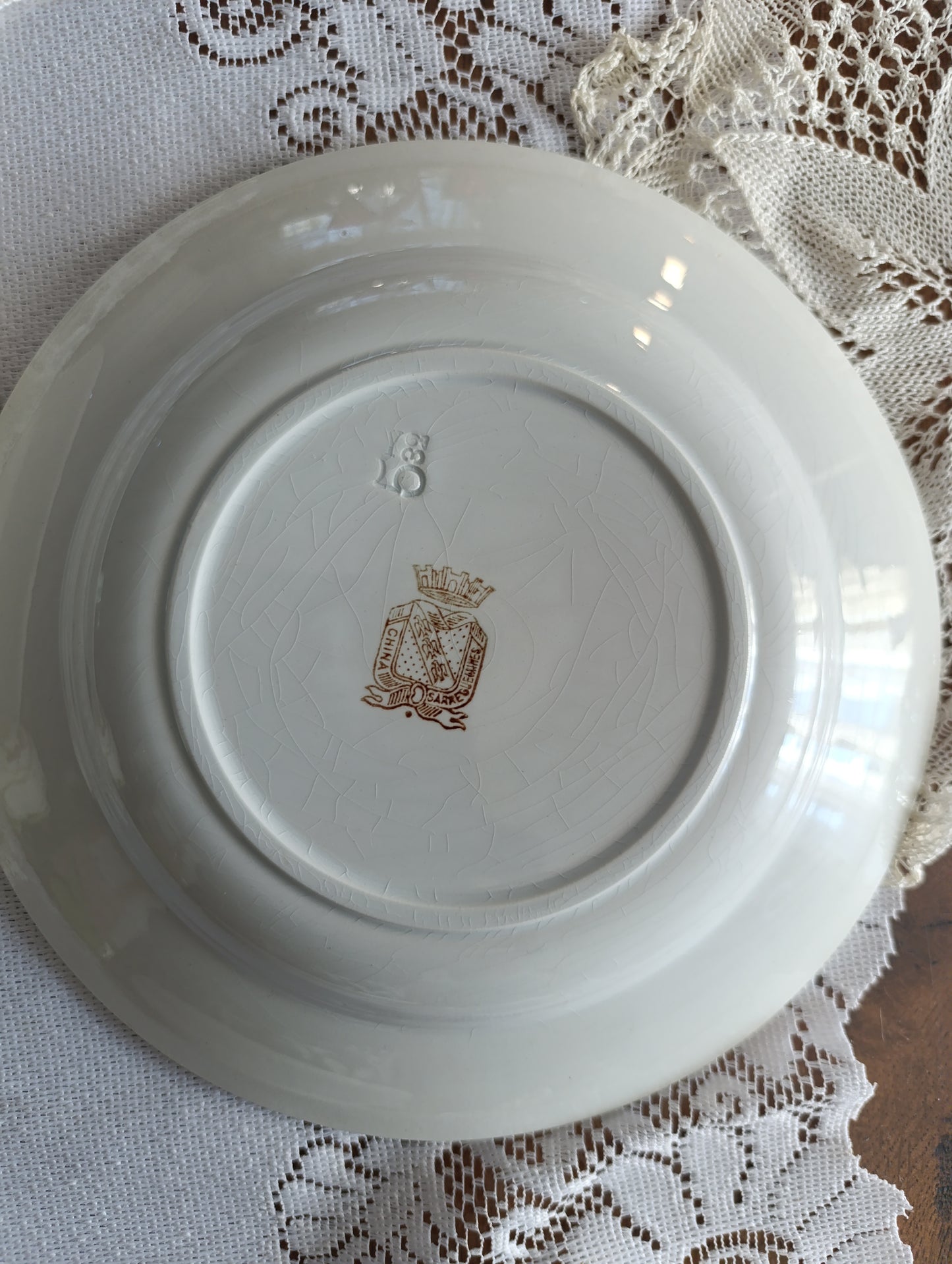 Assiette creuse Terre de fer blanche Sarreguemines Gien Pexonne