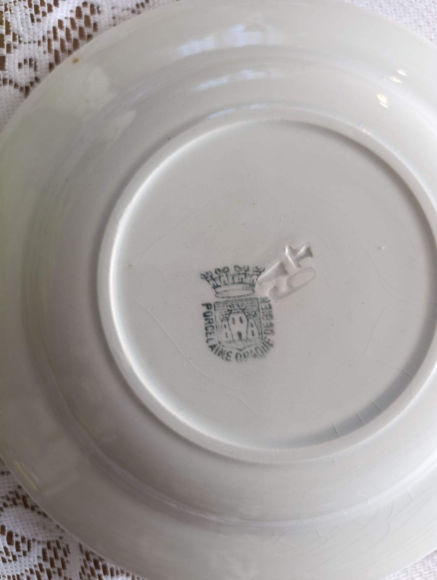 Assiette creuse Terre de fer blanche Sarreguemines Gien Pexonne