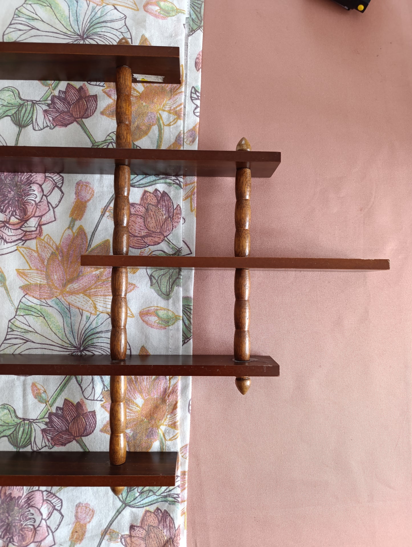 Petite Étagère vintage pour collection