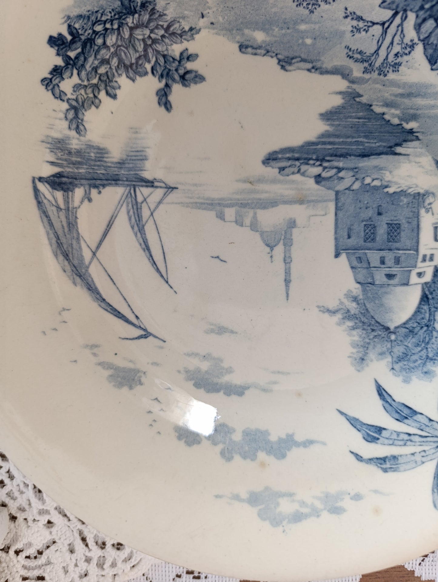 2 Assiettes creuses vue d Orient Gien
