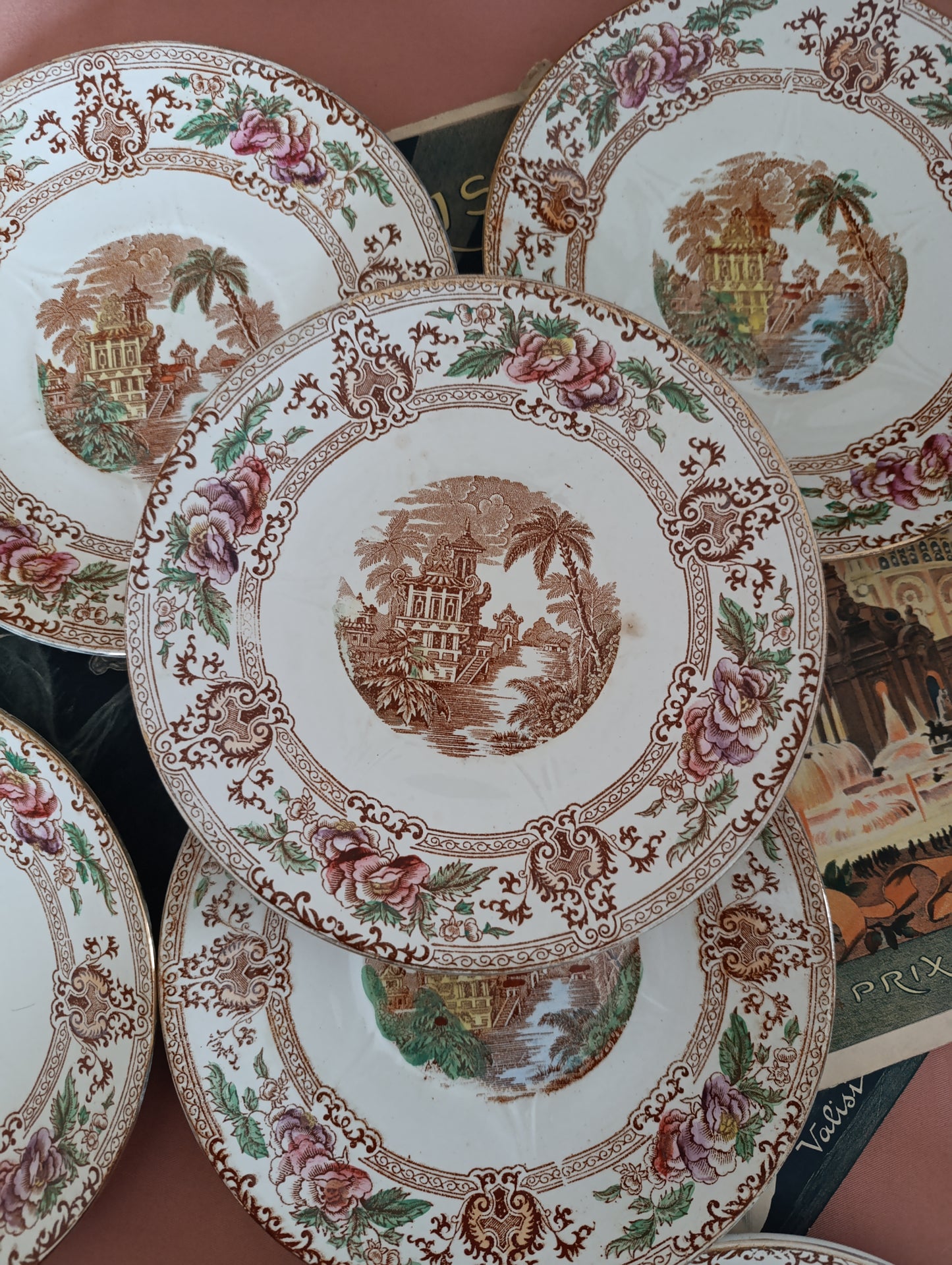 Assiette Cyprus Longwy terre de fer polychrome